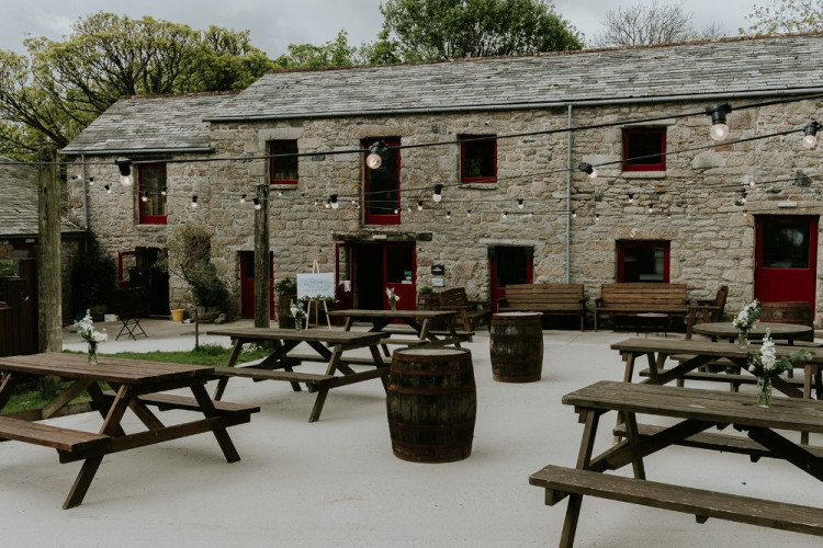 1659367011-235760719-knightor-winery